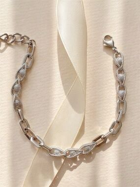 Twisted Rope Chain Silver Bracelet | Platinum Plated | Minimal Luxury Jewelry
